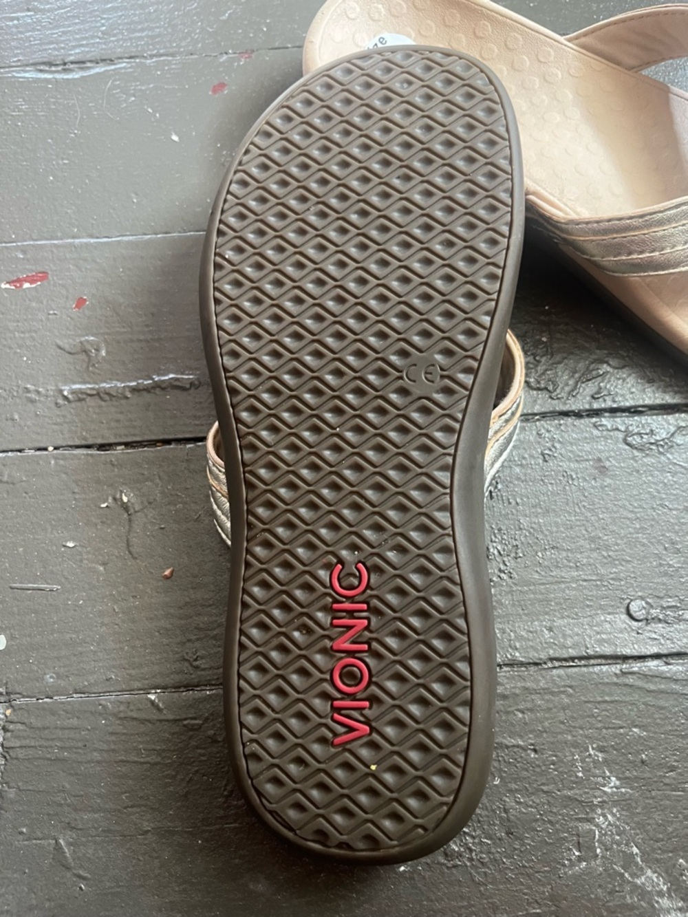 Vionic Metallic Gold Thong Sandals with Ring Accent - Picture 4 of 7